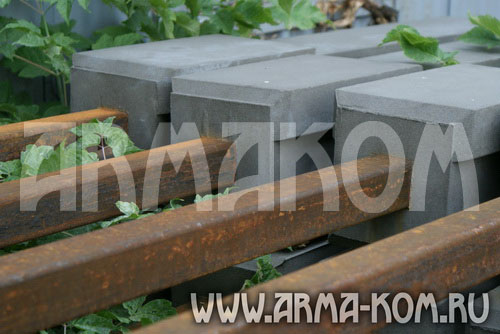 композитная арматура 
в бетонных заборах